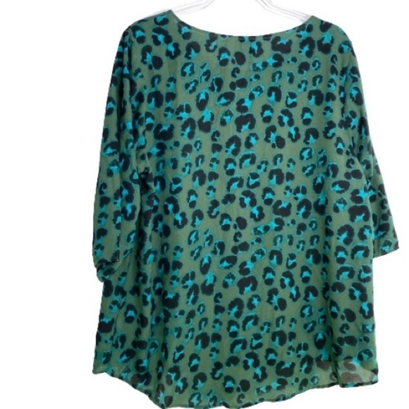 Ava & Viv New w/o tags Emerald Animal Print top - Picture 2 of 10